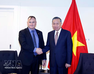 Top Vietnamese leader highlights strategic mineral, high-tech cooperation with Australian firms